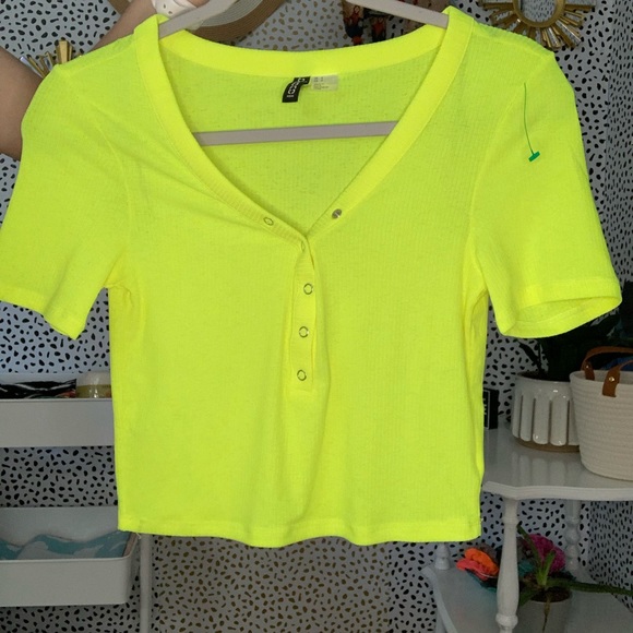 Neon crop top - Picture 7 of 9